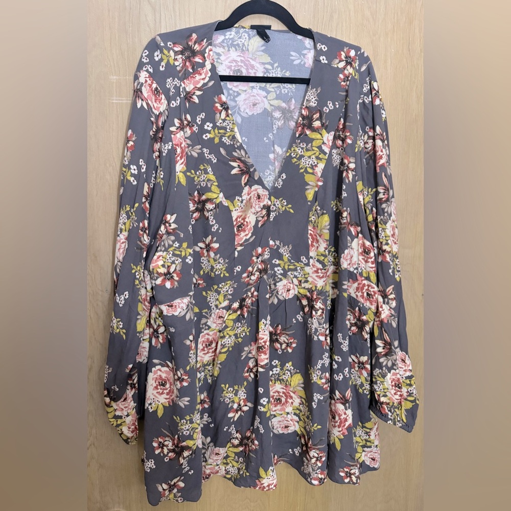 Torrid Paisley Floral Gray Baby doll Blouse